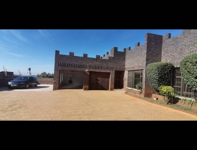 4 BEDROOM HOUSE FOR SALE IN BASSONIA